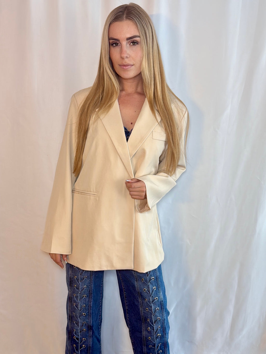 Bridget Blazer Beige
